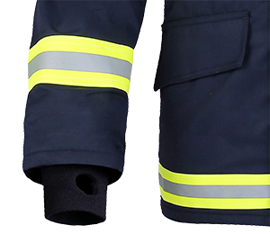 Especially ergonomic cut with few seams