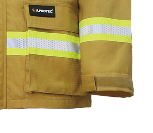 Especially ergonomic cut with few seams